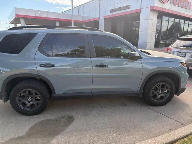 used 2025 Honda Pilot car, priced at $41,887