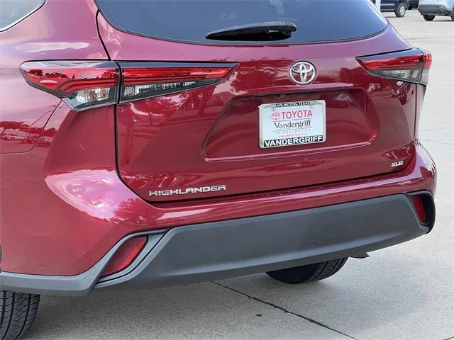 used 2021 Toyota Highlander car, priced at $28,975
