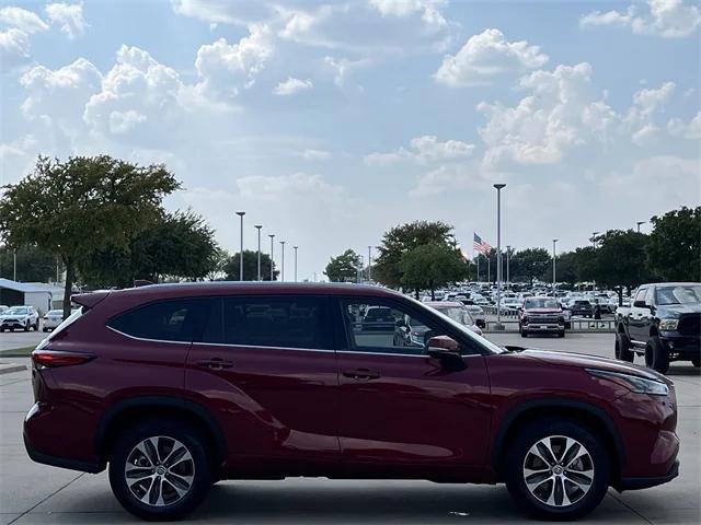 used 2021 Toyota Highlander car, priced at $28,975