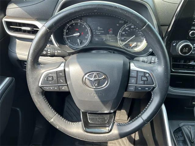used 2021 Toyota Highlander car, priced at $28,975
