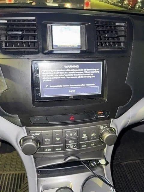 used 2008 Toyota Highlander car, priced at $6,988