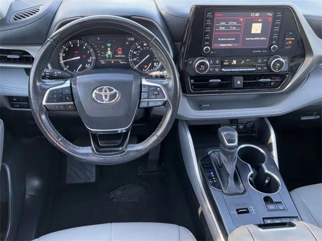 used 2021 Toyota Highlander car, priced at $31,554