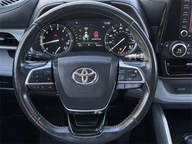 used 2021 Toyota Highlander car, priced at $31,554