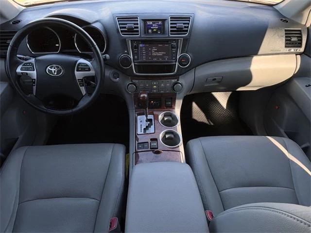 used 2013 Toyota Highlander Hybrid car, priced at $17,441