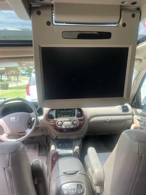 used 2006 Toyota Sequoia car, priced at $9,995