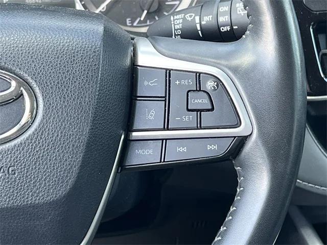 used 2024 Toyota Highlander car, priced at $31,984