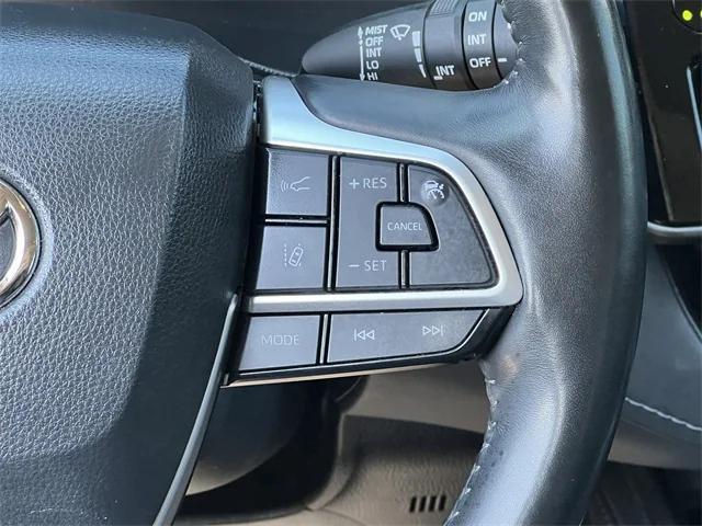 used 2023 Toyota Highlander car, priced at $33,984