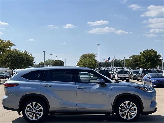 used 2023 Toyota Highlander car, priced at $33,984