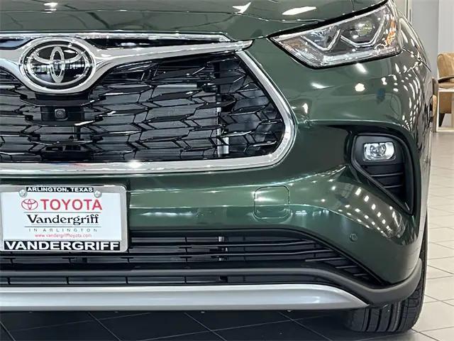 new 2025 Toyota Highlander car, priced at $57,088