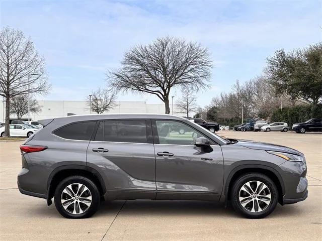 used 2021 Toyota Highlander Hybrid car