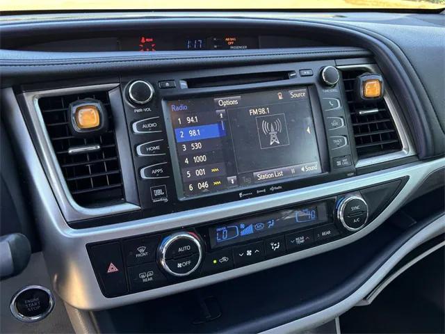 used 2019 Toyota Highlander car, priced at $31,551