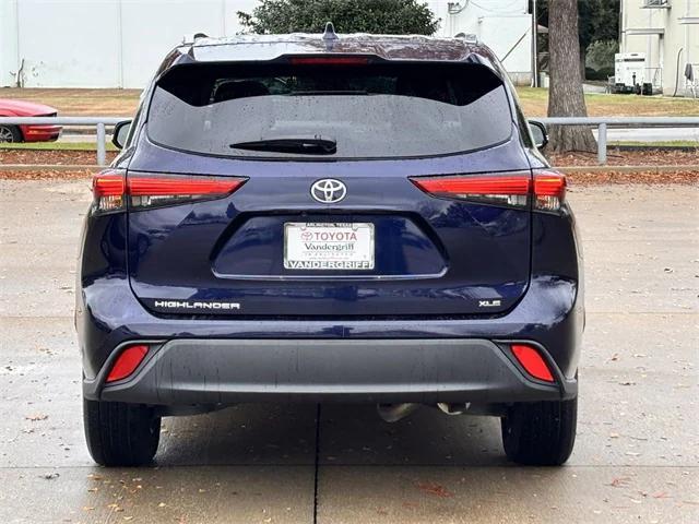 used 2021 Toyota Highlander car, priced at $29,886