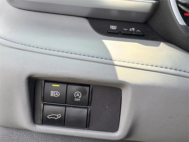 used 2024 Toyota Highlander car, priced at $39,984