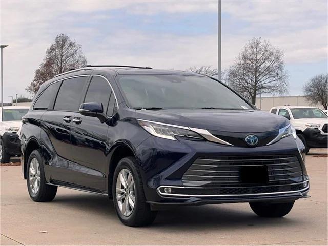 used 2022 Toyota Sienna car, priced at $43,884