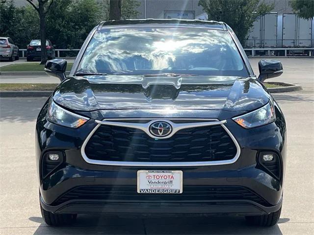 used 2024 Toyota Highlander car, priced at $29,984