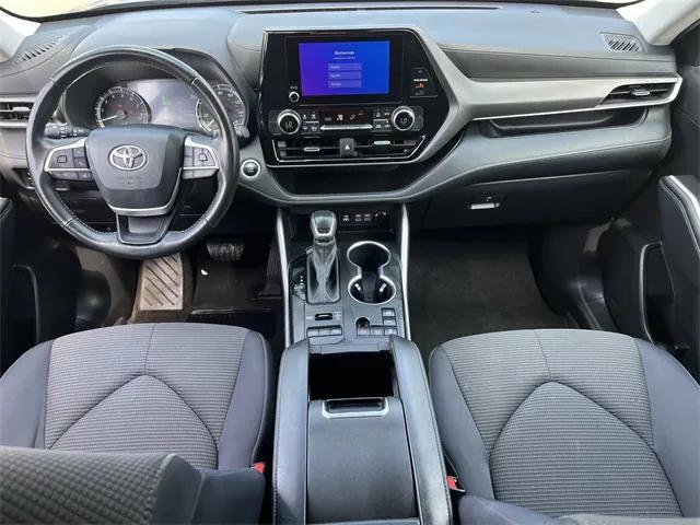 used 2024 Toyota Highlander car, priced at $29,984