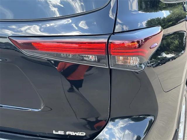 used 2024 Toyota Highlander car, priced at $29,984