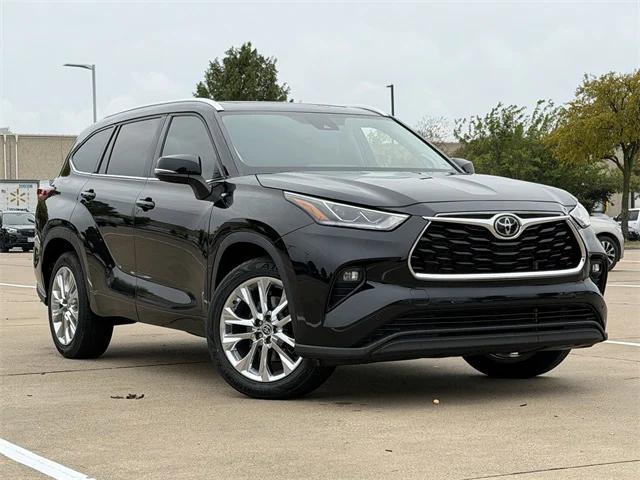 used 2023 Toyota Highlander car, priced at $34,994