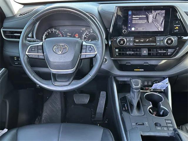 used 2023 Toyota Highlander car, priced at $38,314