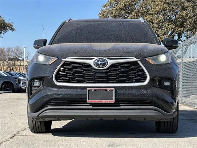 used 2023 Toyota Highlander car, priced at $38,314