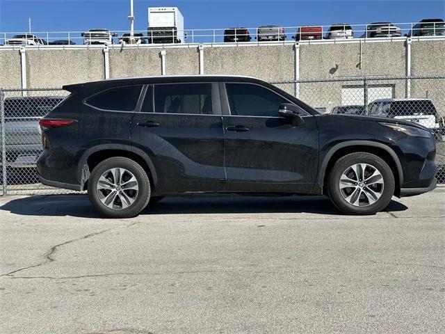 used 2023 Toyota Highlander car, priced at $38,314