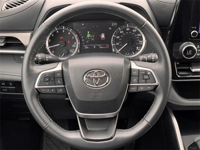 used 2024 Toyota Highlander car, priced at $38,554