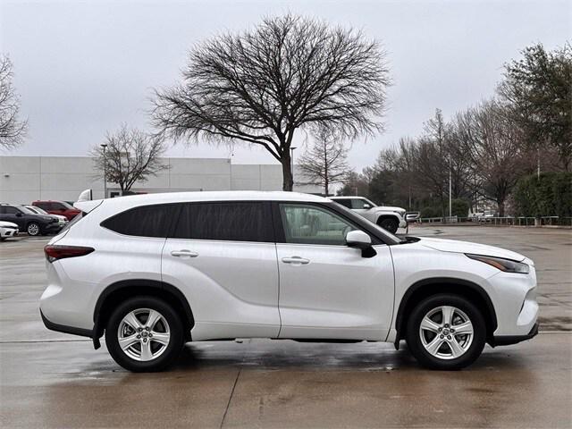 used 2024 Toyota Highlander car, priced at $38,493