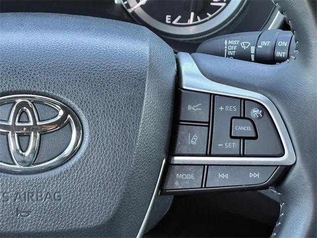 used 2024 Toyota Highlander car, priced at $43,874