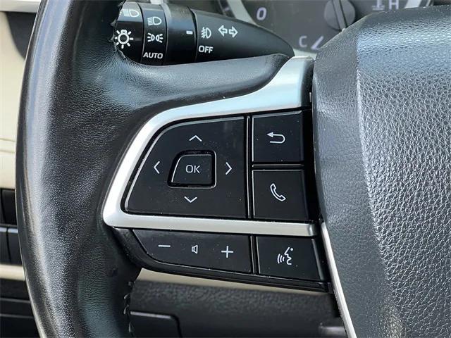 used 2023 Toyota Highlander car, priced at $33,616