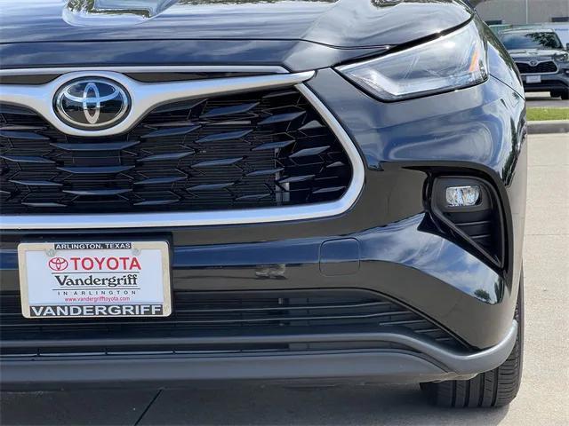 used 2024 Toyota Highlander car, priced at $38,994