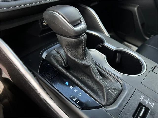 used 2024 Toyota Highlander car, priced at $38,994