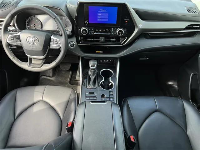 used 2024 Toyota Highlander car, priced at $38,994