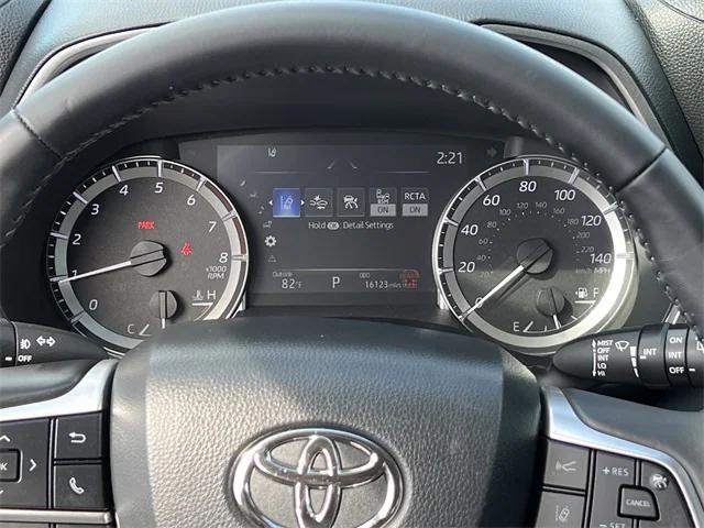 used 2024 Toyota Highlander car, priced at $38,994