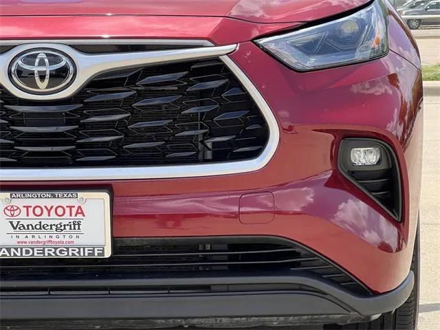 used 2022 Toyota Highlander car, priced at $35,884