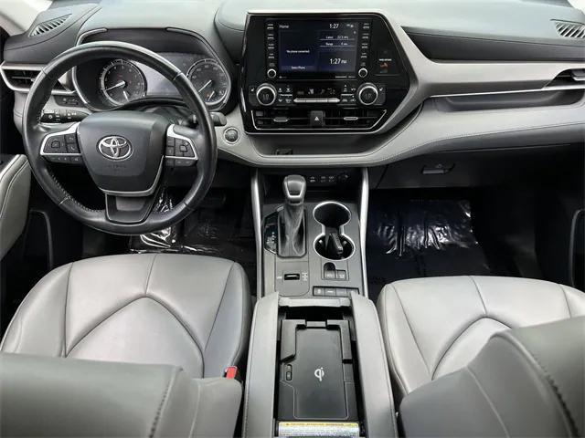 used 2022 Toyota Highlander car, priced at $35,884