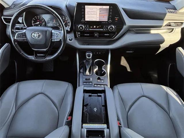 used 2021 Toyota Highlander car, priced at $31,544