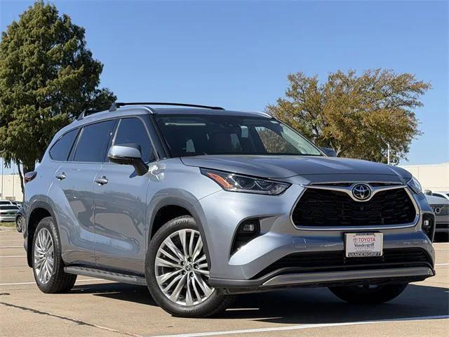 used 2024 Toyota Highlander car, priced at $44,557
