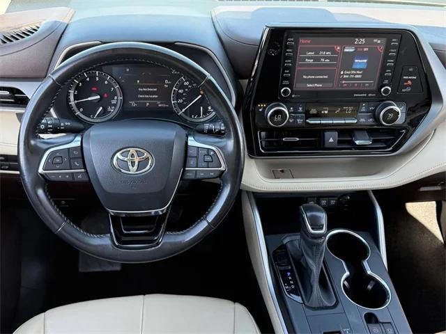 used 2021 Toyota Highlander car, priced at $32,402