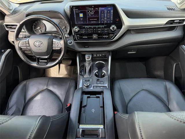 used 2021 Toyota Highlander car, priced at $35,994