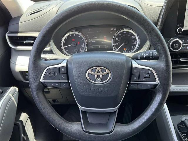 used 2023 Toyota Highlander car, priced at $34,994