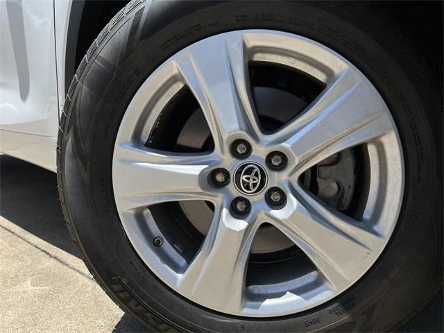 used 2023 Toyota Highlander car, priced at $34,994