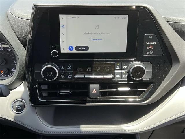 used 2023 Toyota Highlander car, priced at $34,994
