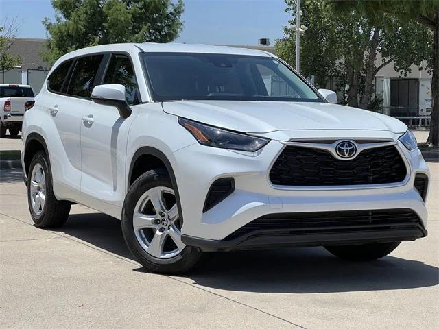 used 2023 Toyota Highlander car, priced at $34,994