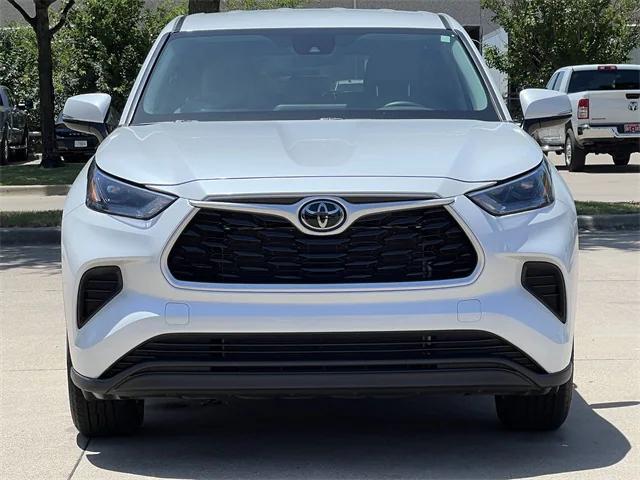 used 2023 Toyota Highlander car, priced at $34,994