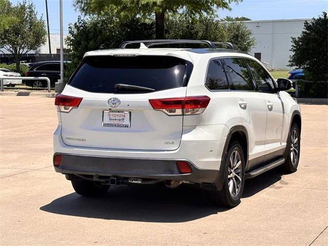 used 2019 Toyota Highlander car, priced at $27,554