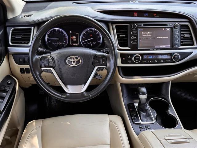 used 2019 Toyota Highlander car, priced at $27,554