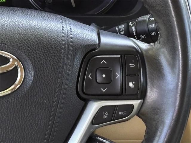 used 2019 Toyota Highlander car, priced at $27,554