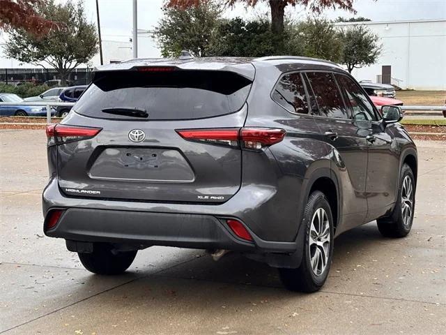 used 2021 Toyota Highlander car, priced at $29,887