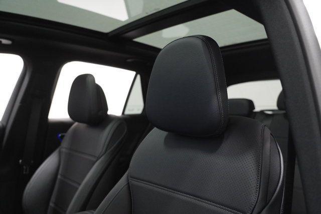 new 2025 Mercedes-Benz GLC 300 car, priced at $57,465