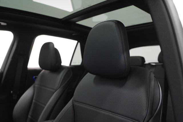 new 2025 Mercedes-Benz GLC 300 car, priced at $57,465